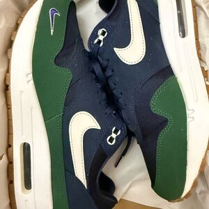 Nike Air Max Sneakers in Green and Navy